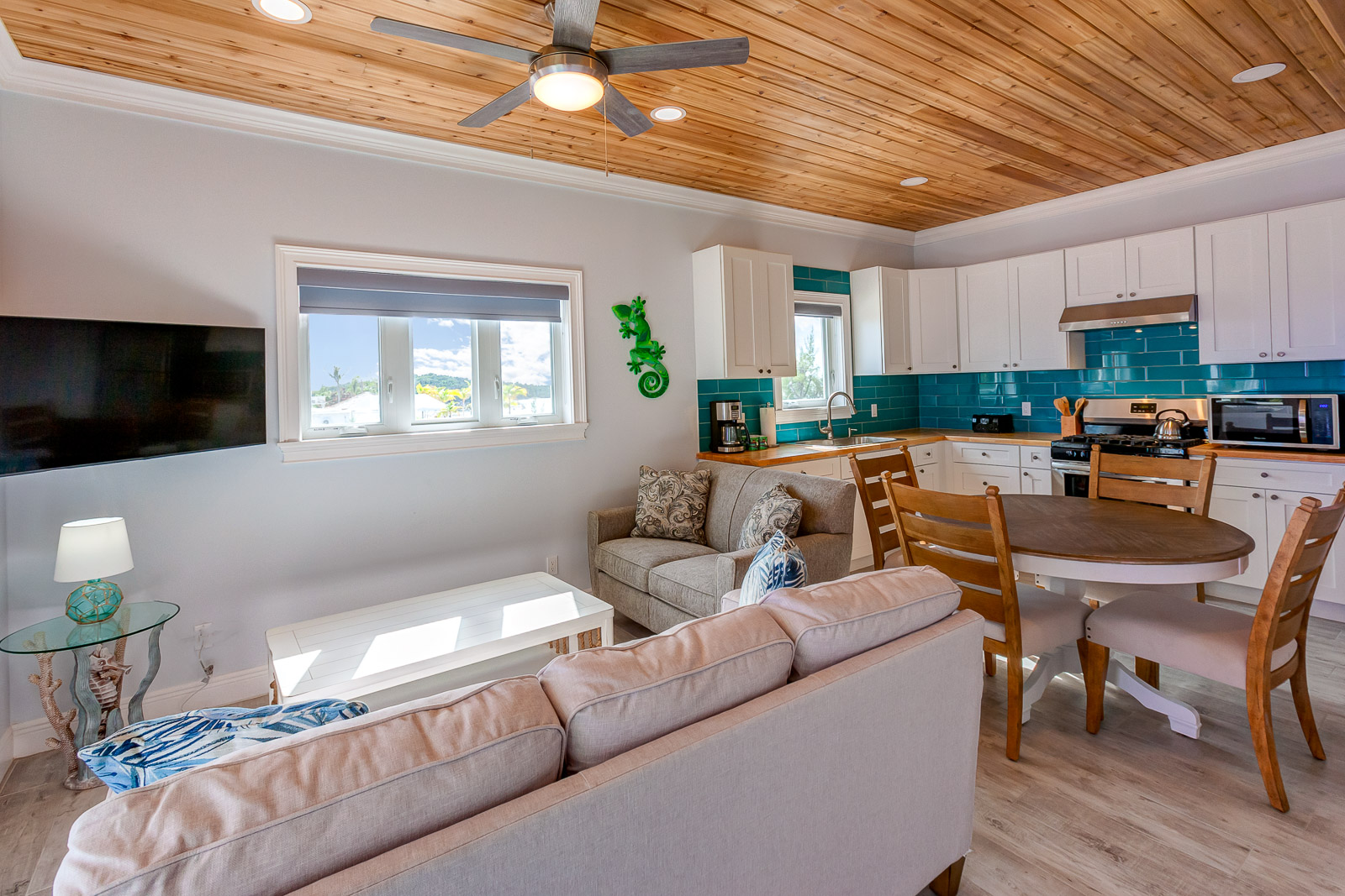 Curly Tail Cottage - Vacation Rental on Great Guana Cay